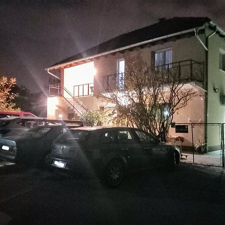 Rm Castell Apartments Νόβι Σαντ Εξωτερικό φωτογραφία
