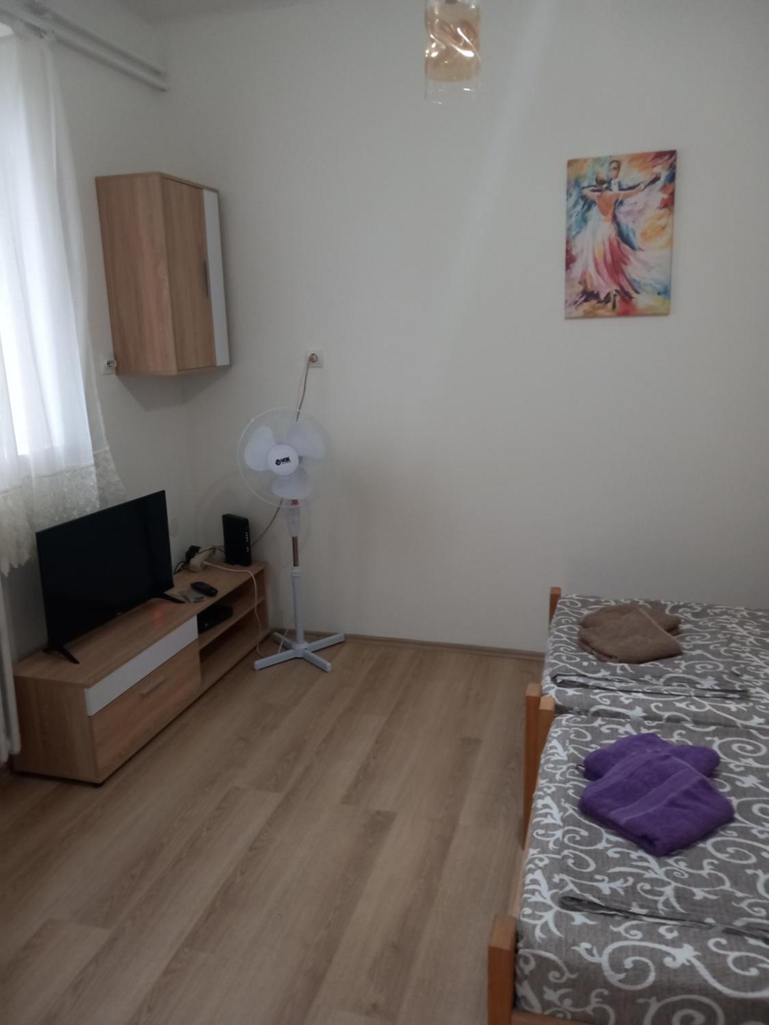 Rm Castell Apartments Νόβι Σαντ Εξωτερικό φωτογραφία